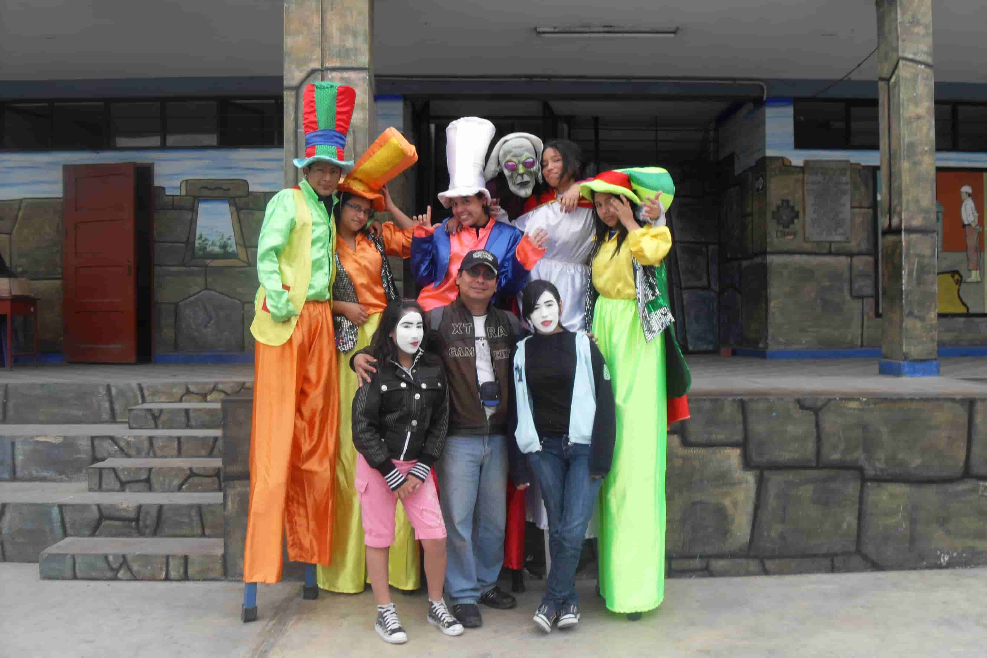 Presentación teatral en espacio cultural